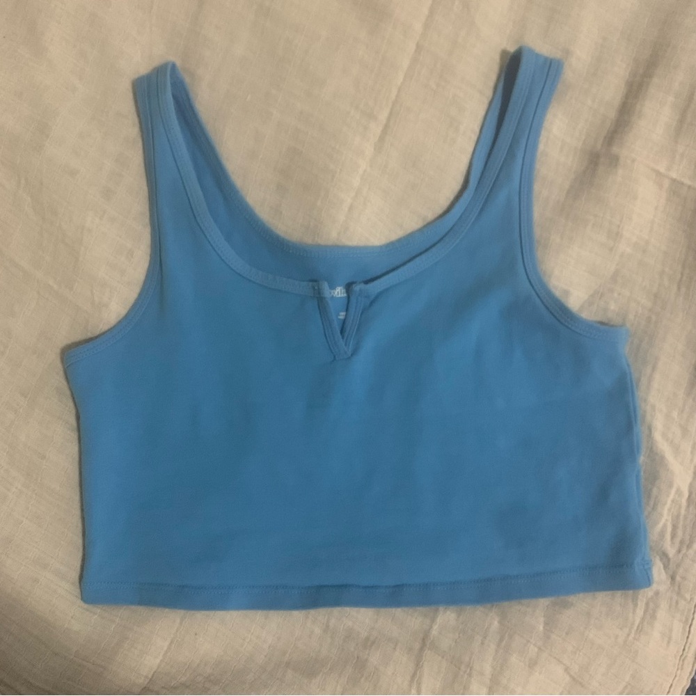 Blue crop top💙